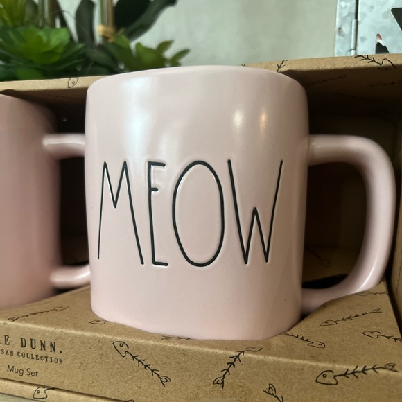 NEW Light Pink Rae Dunn Cat Lover & Meow Mug Set - Picture 4 of 4